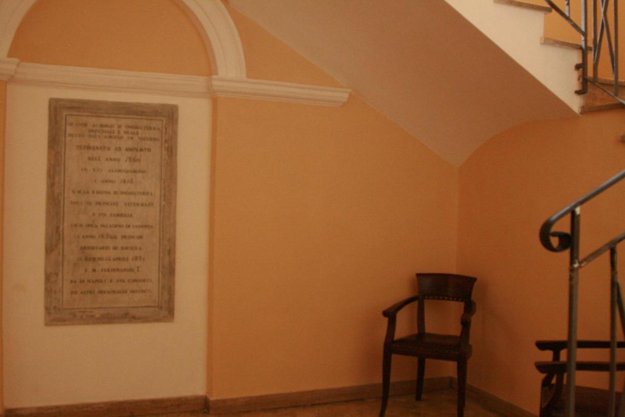ホテル Antico Angelo - Residenza D'Epoca ヴィテルボ エクステリア 写真