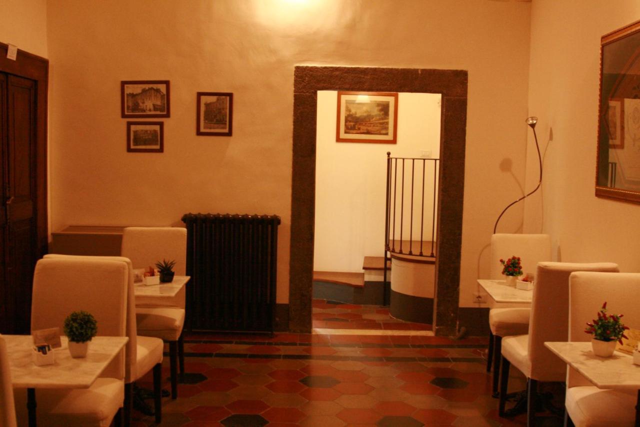 ホテル Antico Angelo - Residenza D'Epoca ヴィテルボ エクステリア 写真